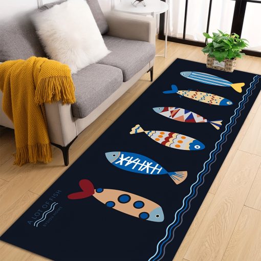 모던하고 귀여운 파란색 물고기 패턴의 홈 데코 러그. 로비, 복도, 주방, 침실, 거실 등 다양한 공간의 축제 장식에 적합하며, 실내 및 실외 모두 사용 가능. 현관 매트로도 활용